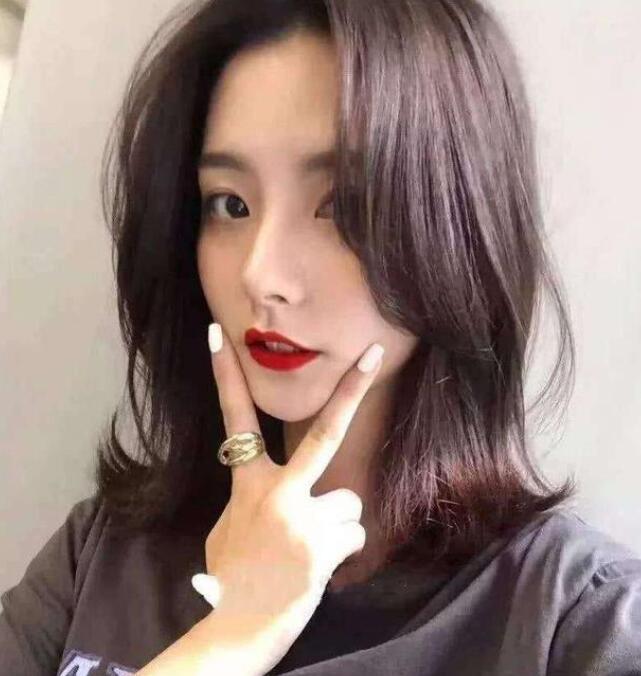 对于爱美的女生来说云朵烫发型图片大全