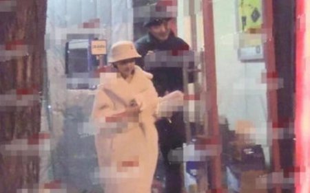 毛晓彤新恋情疑被曝 带同款渔夫帽一同用餐遭猜疑