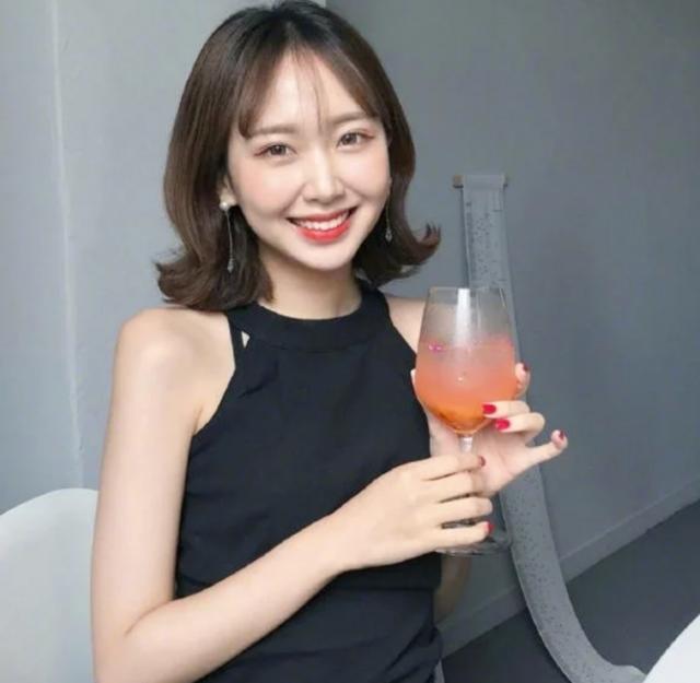 外翻短发