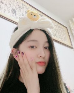 吴宣仪分享自拍美照 皮肤白皙细腻状态超好