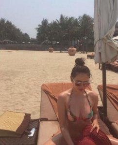 孙艺珍早年比基尼照曝光 身材呼之欲出超诱人