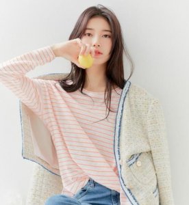 裴秀智最新画报 小清新穿搭显出妥妥的校园风