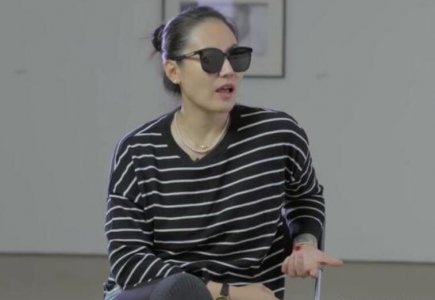 窦唯前妻近照曝光 一举一动尽显优雅神态似王菲