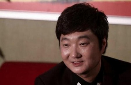 王大治25年前旧照曝光 面容消瘦网友大呼：认不出