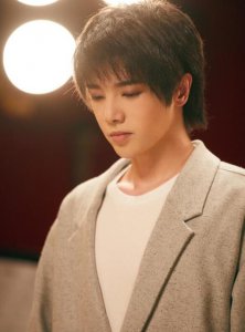 华晨宇献歌前女友 凭借歌曲《我们》获得第一荣誉