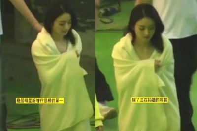 赵丽颖穿超短裙路透 自费租房为方便冯绍峰带儿子探班？