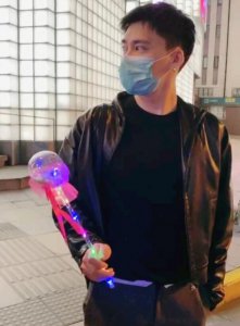 李易峰直播轧马路 在线劝架被调侃：热心市民老李头
