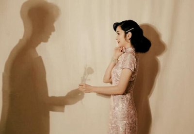 吴尊林丽吟婚纱照 站在红伞下的两人妥妥一双璧人