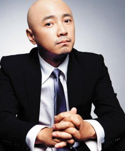 徐峥为什么没头发 徐峥什么时候没头发的被扒