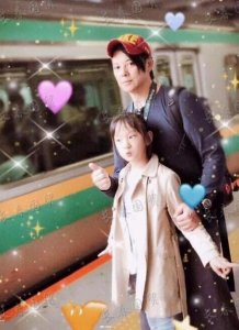 莫少聪九岁女儿近照曝光 五官清秀甜美嘟嘴卖萌十分可