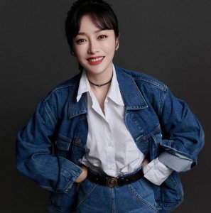 秦岚谈女性生育 网友大赞：三观非常正为自己而活