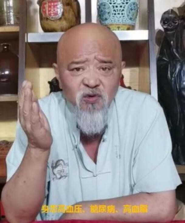 其实李琦对于很多年轻的朋友来说都是童年回忆吧,他经典的形象就是留