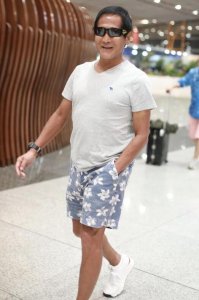 60岁齐秦近照略微发福 全程面带微笑状态超好