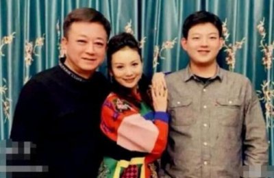 朱军一家三口合照曝光 儿子罕见出镜长相阳光帅气十足