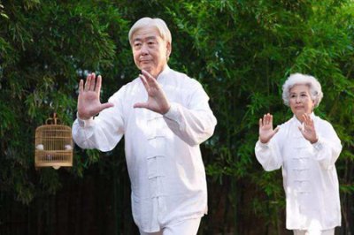 老年人骨质疏松怎么办？三个老年人骨质疏松补钙的方法