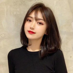 方脸留什么发型 方脸剪什么刘海显脸小