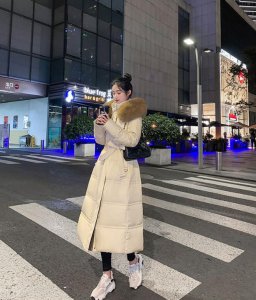 长款羽绒服怎么搭配
