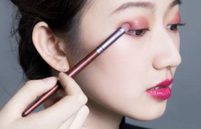 怎样化妆不伤皮肤 一周化妆几次不伤皮肤
