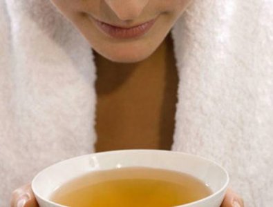 茶水洗脸有什么好处 用茶叶水洗脸可以祛痘吗