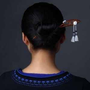 簪子怎么盘发 一根簪子簪头发简单方法