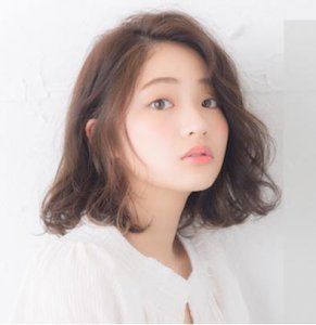 圆脸适合短发 圆脸适合留什么刘海？