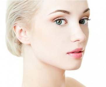 怎么养成白皮肤? 皮肤很白的女生特征