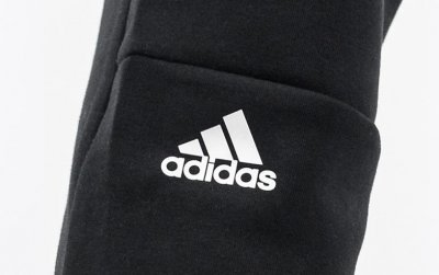 阿迪达斯旗下几个系列 三个横杠是什么品牌的衣服