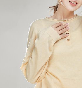 防止羊毛衫缩水的方法： 羊毛衫缩水的衣服怎么恢复正常