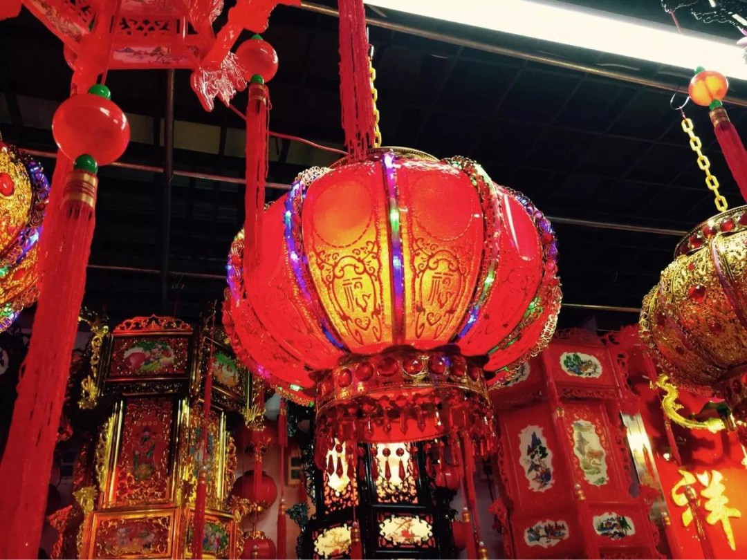 灯笼下面的红穗穗灯笼下面红穗制作方法