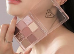 眼角卡粉解决办法 眼影容易脱妆怎么办