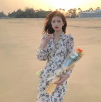 碎花裙配什么鞋子好看 什么人不宜穿碎花裙