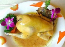粤菜的特点：用料广泛且讲究、注重质和味