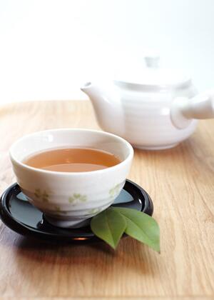 夏季喝绿茶的八大好处
