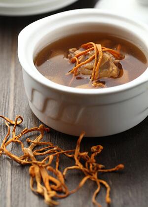 防癌抗癌养生食谱——松茸土鸡汤的做法