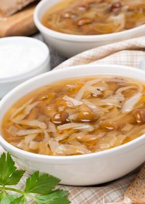 清热化痰饮食：火腿骨海鲜白萝卜汤