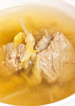 甘蔗粟米鸭腿汤消暑提食欲