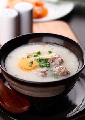 夏日降火汤：枸杞头鸡骨草猪骨汤