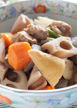 鸭子炖藕怎么做好吃 莲藕烧鸭肉 营养又好吃