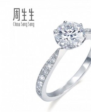 时下流行的周生生女士铂金戒指