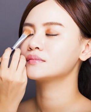 什么眼影好用又不贵？几款性价比超高的眼影值得入手