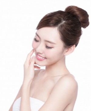 白斑病症状有哪些 早晚期症状各不同