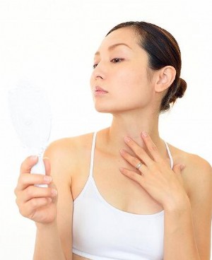 冬季颈部皮肤如何保养 6技巧更好呵护颈部