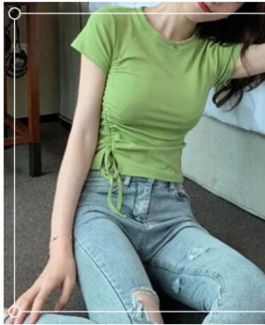 什么颜色的衣服显皮肤白？肤色黑黄穿这五个色最衬托肤色