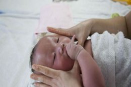 如何给新生儿洗澡？分享澡后护理指南从容应对
