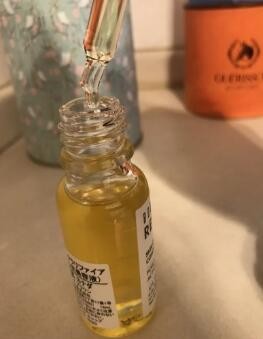 秋季护肤品不够润？快来用精油滋养肌肤吧！