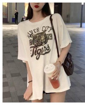 10款时髦的女生T恤 让你洋气整个夏天！