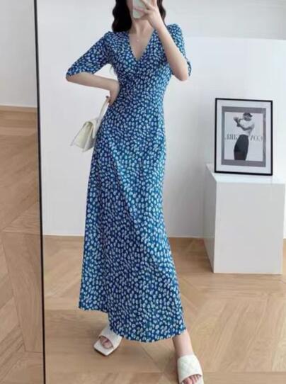 什么款式的碎花裙好看？第三款高个子女生穿真的敲好看！