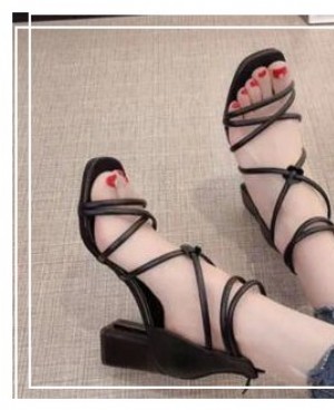 腿粗女生夏天穿什么鞋子好看？这六款不挑腿型不挑脚型