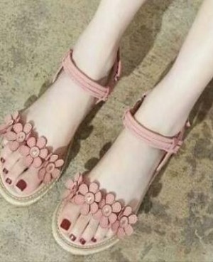今年夏季超流行的女鞋 让你秒变时尚达人！