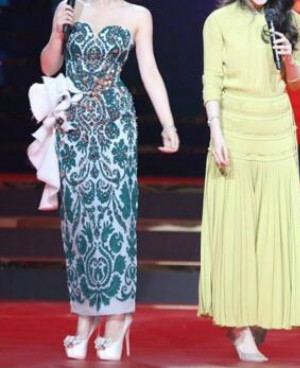 穿裙子千万不要穿这4双鞋子 真的不好看！
